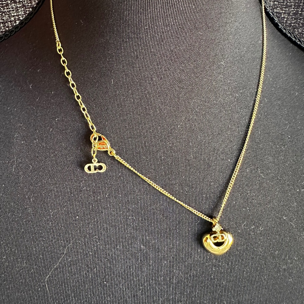 Christian Dior CD in Necklace: in Heart with Rhinestone - Picture 12 of 14